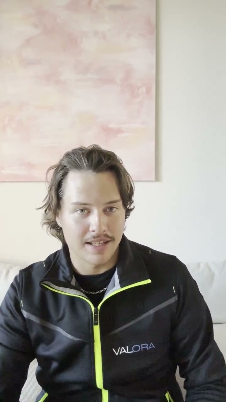 Jami Jokinen Valoran työvaatteissa.